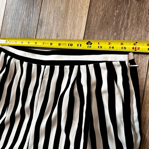 🛍️asos 100% Polyester soft striped pants with side zipper Size 8 excellent. - Picture 7 of 13